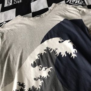 H&M Grey Tee with Ocean Waves Size S